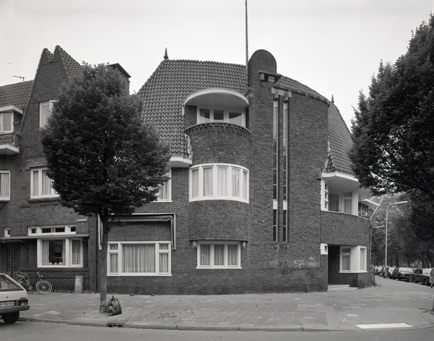 Amsterdamse school rond het Wilhelminapark